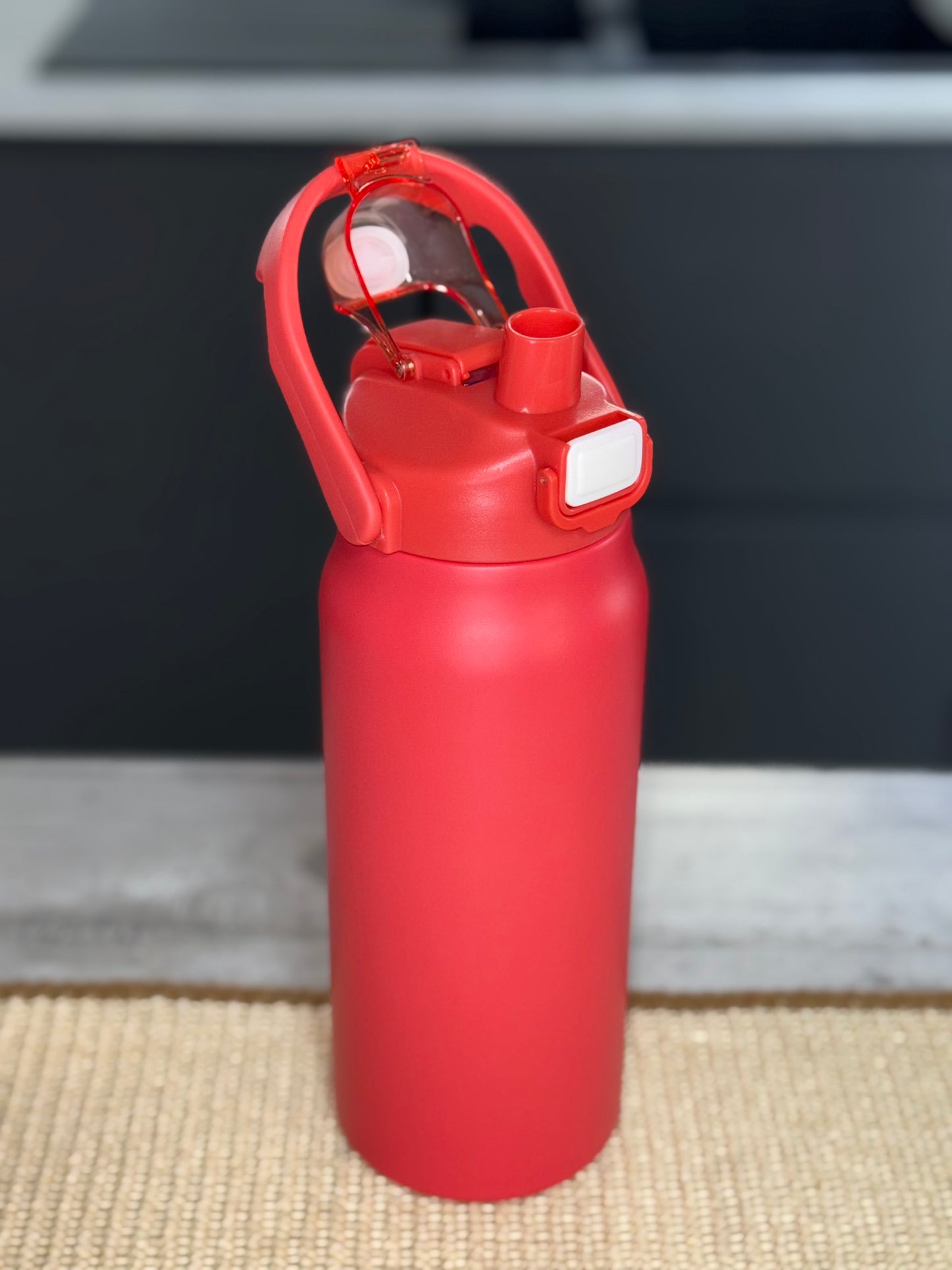 Voici la Bouteille Isotherme en Acier Inoxydable, hydratez-vous au top